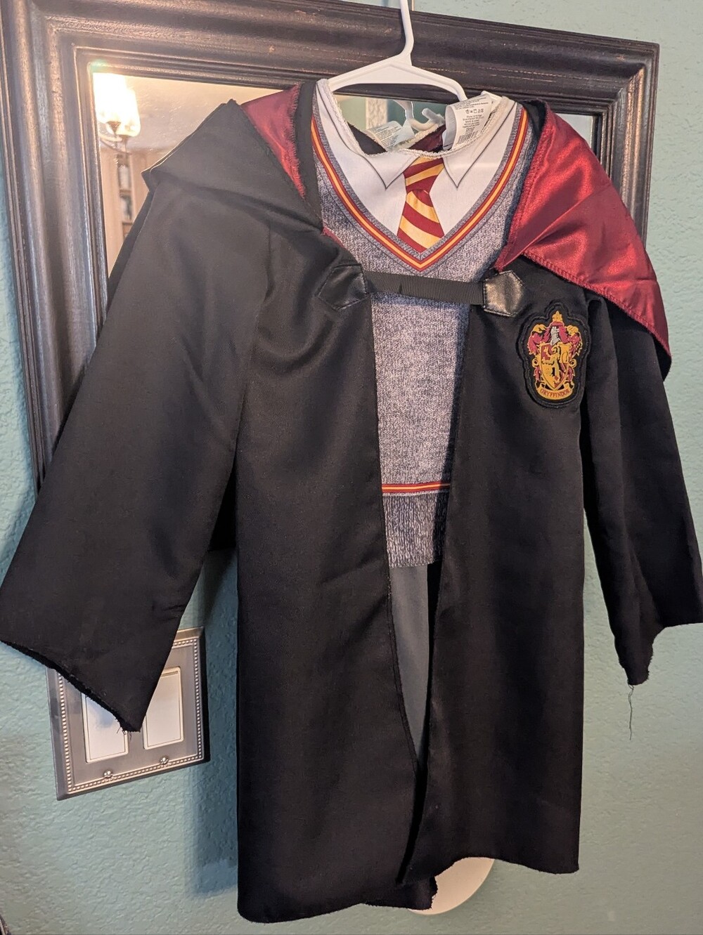 Kids Gryffindor dress with attached robe. Harry Potter. 3T-4T